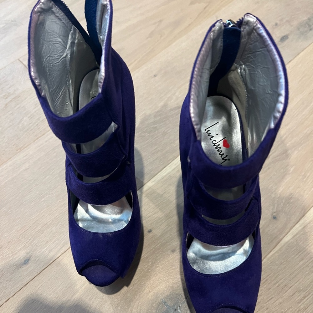 Luichiny heels worn twice! True to size.